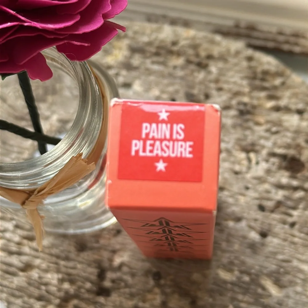 Jeffree Star Velour Liquid‎ Lipstick in Pain Is Pleasure
